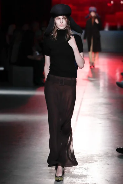 Look 1